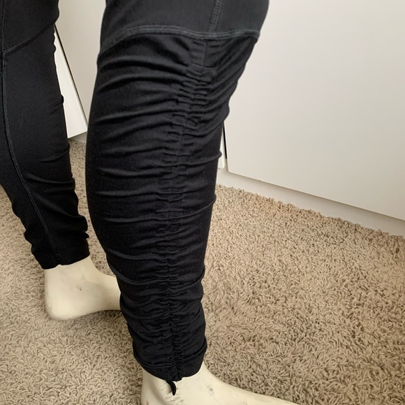 PINK Victoria’s Secret Ultimate sz.medium black high waisted ruching tights - Picture 5 of 5